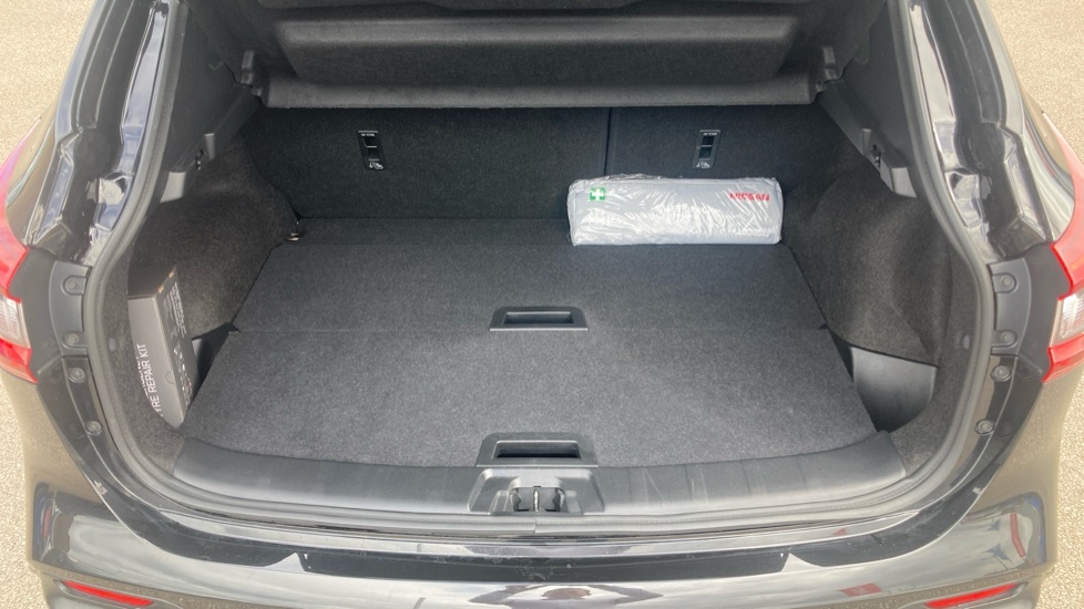 Nissan Qashqai Tekna Black #4