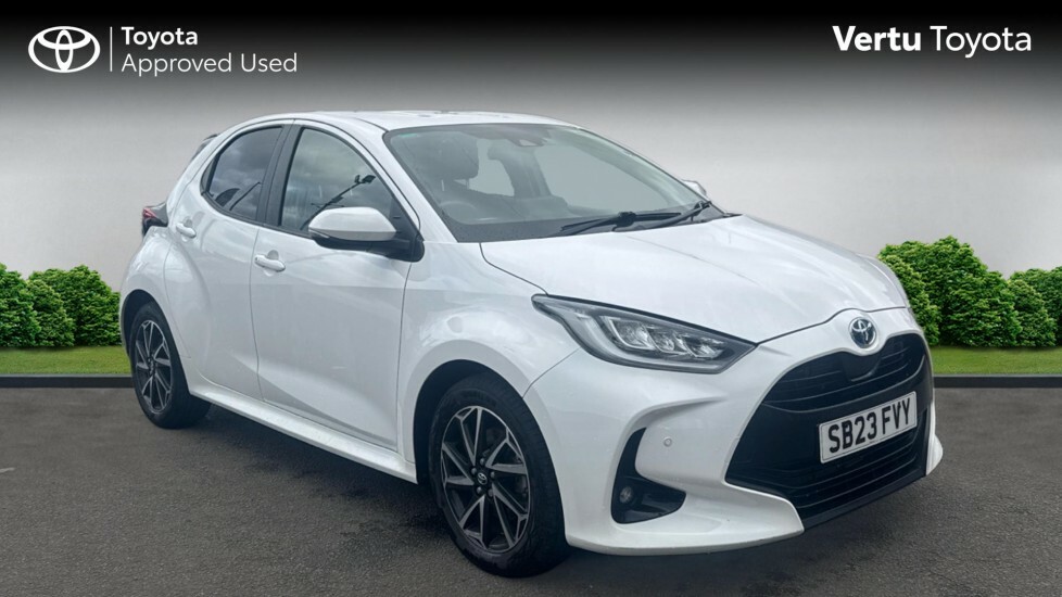 Toyota Yaris Design White