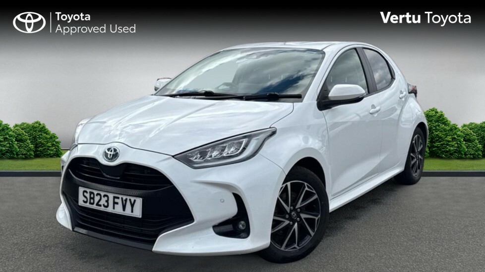 Toyota Yaris Design SB23FVY White #3