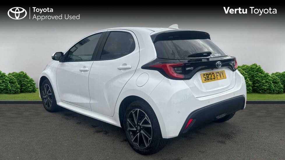 Toyota Yaris Design SB23FVY White #4