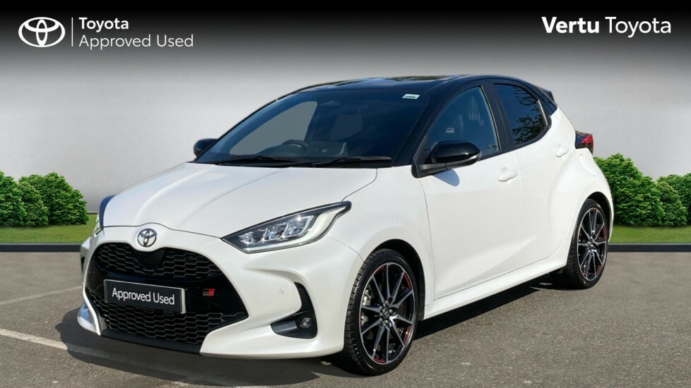 Toyota Yaris Gr Sport FV24RWZ White #3