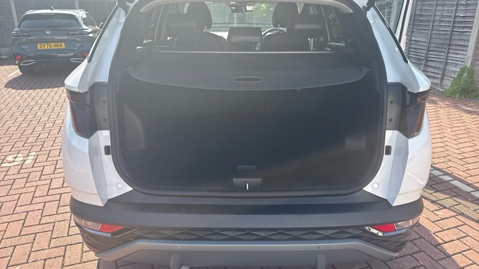 Hyundai Tucson Ultimate White #4