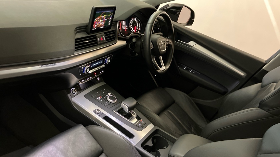 Audi Q5 Sport Black #2