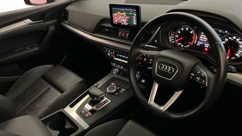Audi Q5 Sport Black #6