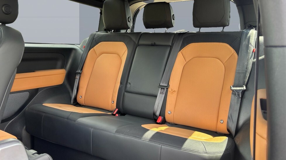 Land Rover Defender 90 X-dynamic Hse YO72UZB Black #4