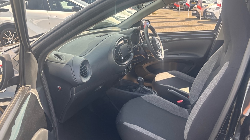 Toyota Aygo X Pure Black #5