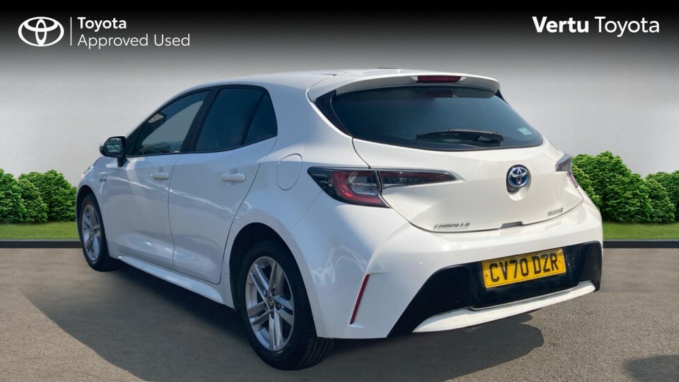 Toyota Corolla Icon White #4