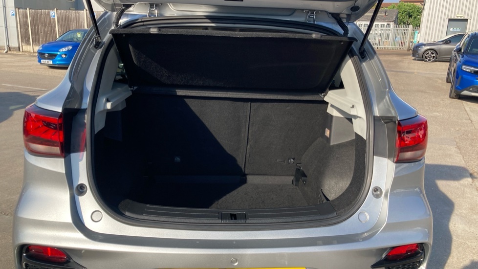 MG ZS Exclusive Silver #4
