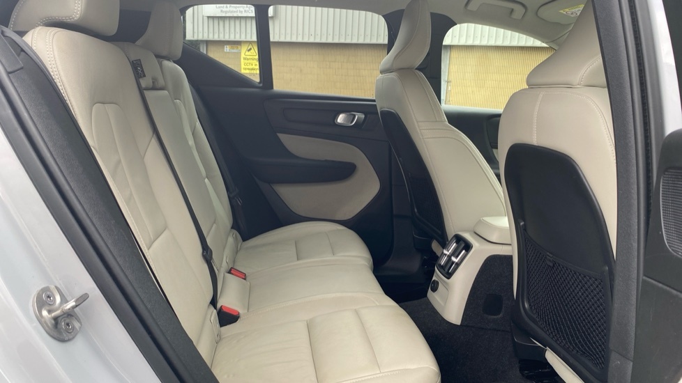 Volvo XC40 Inscription Pro BT71CKJ Silver #6