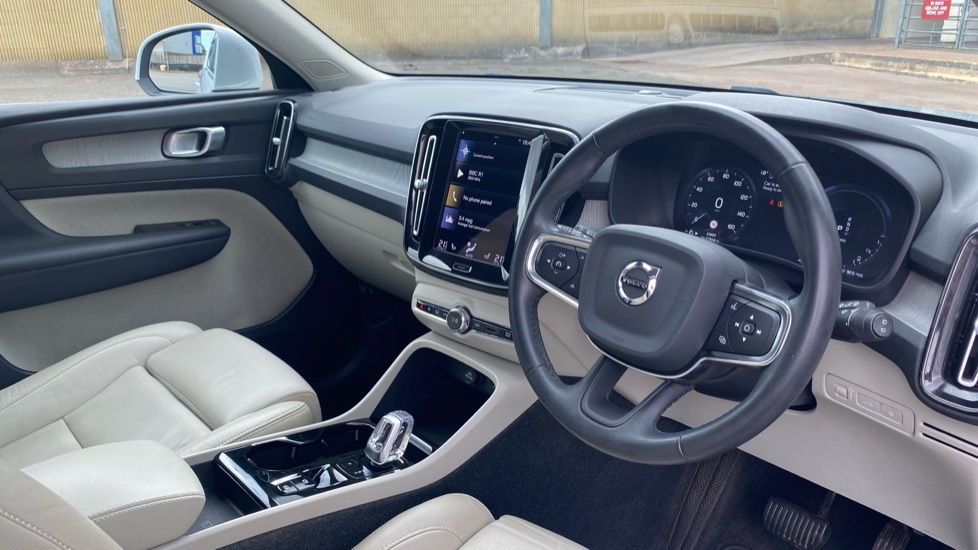 Volvo XC40 Inscription Pro BT71CKJ Silver #4