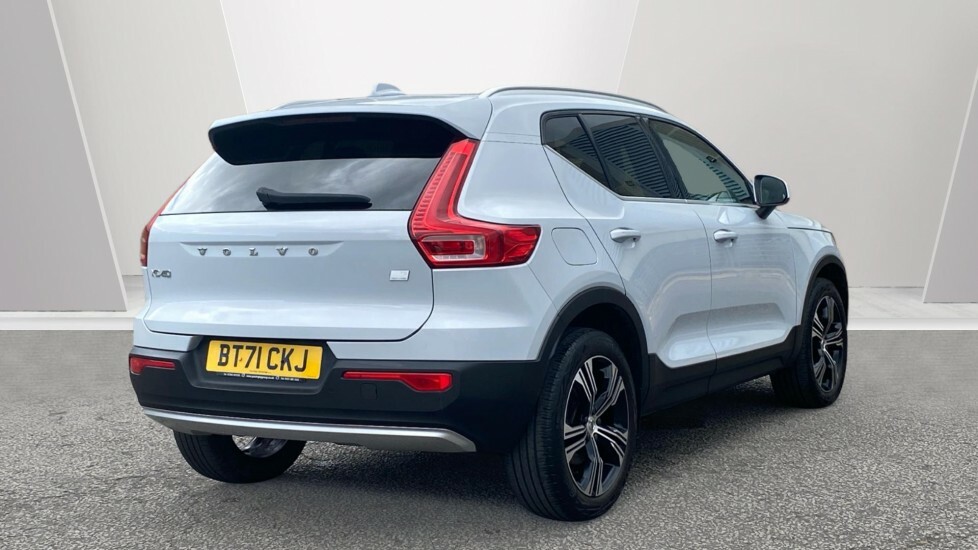 Volvo XC40 Inscription Pro BT71CKJ Silver #2