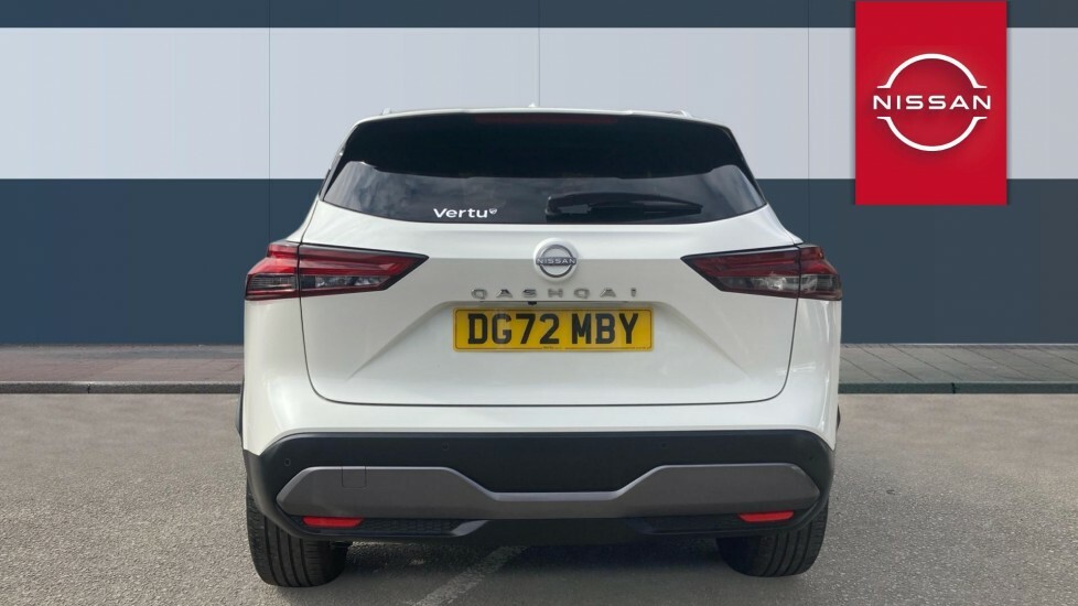 Nissan Qashqai Tekna White #6