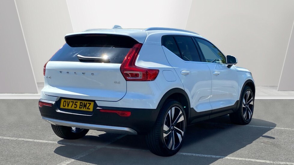 Volvo XC40 Ultra White #2