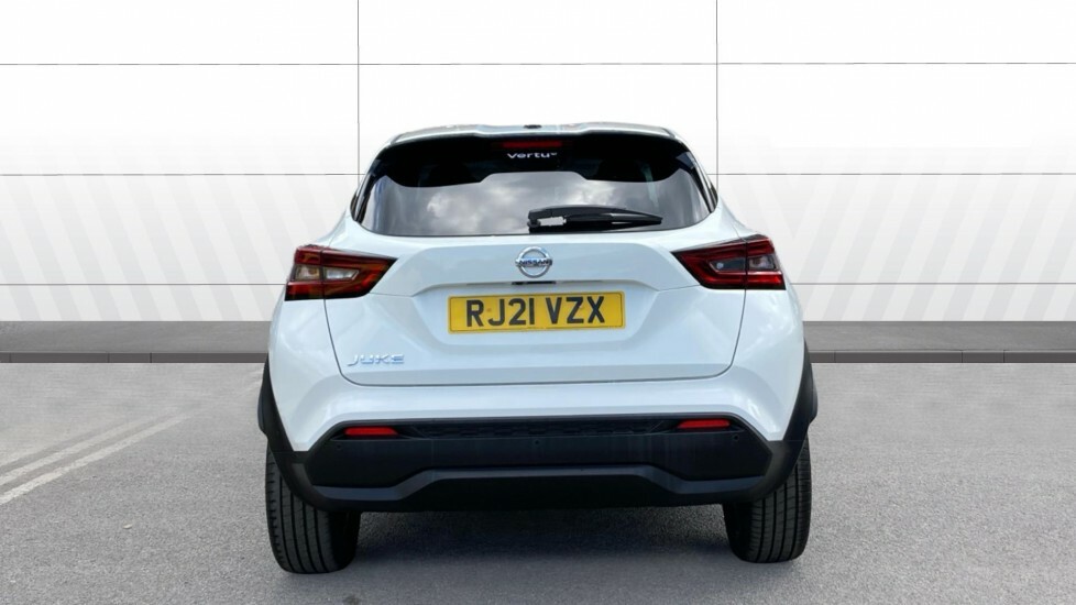 Nissan Juke Tekna White #6