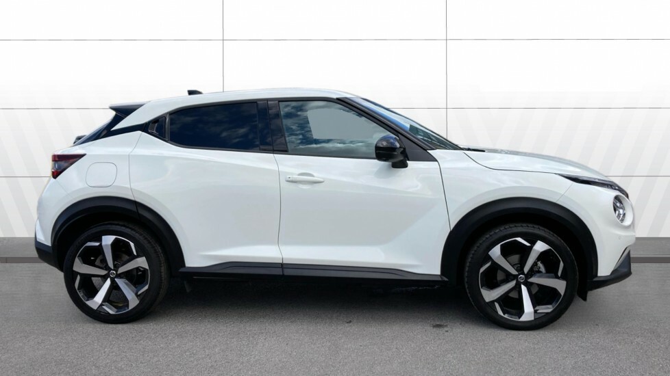 Nissan Juke Tekna White #5