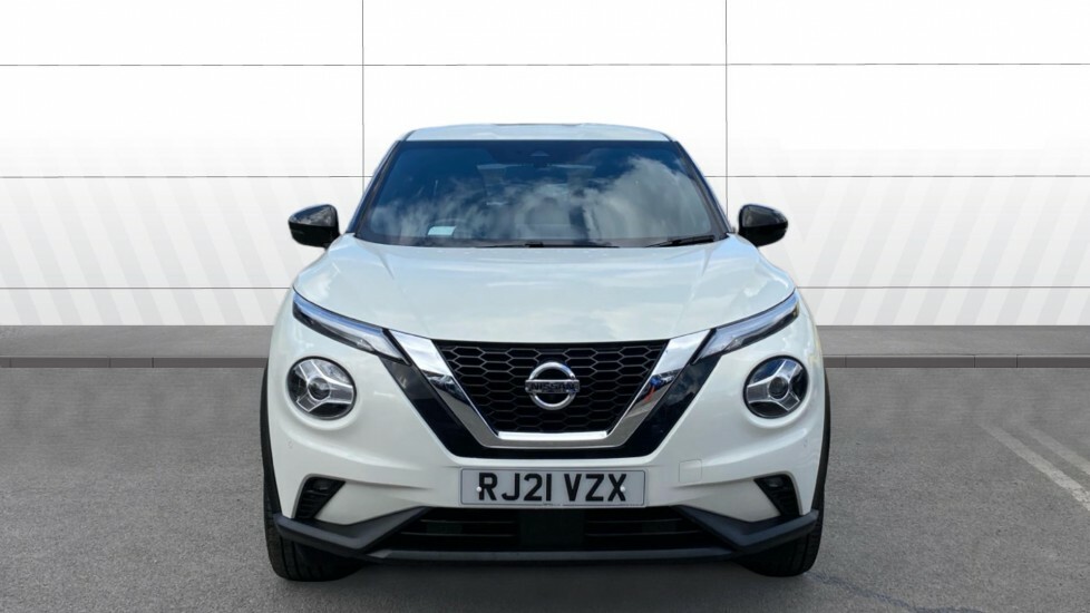 Nissan Juke Tekna White #3