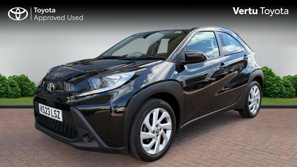 Toyota Aygo X Pure Black #3