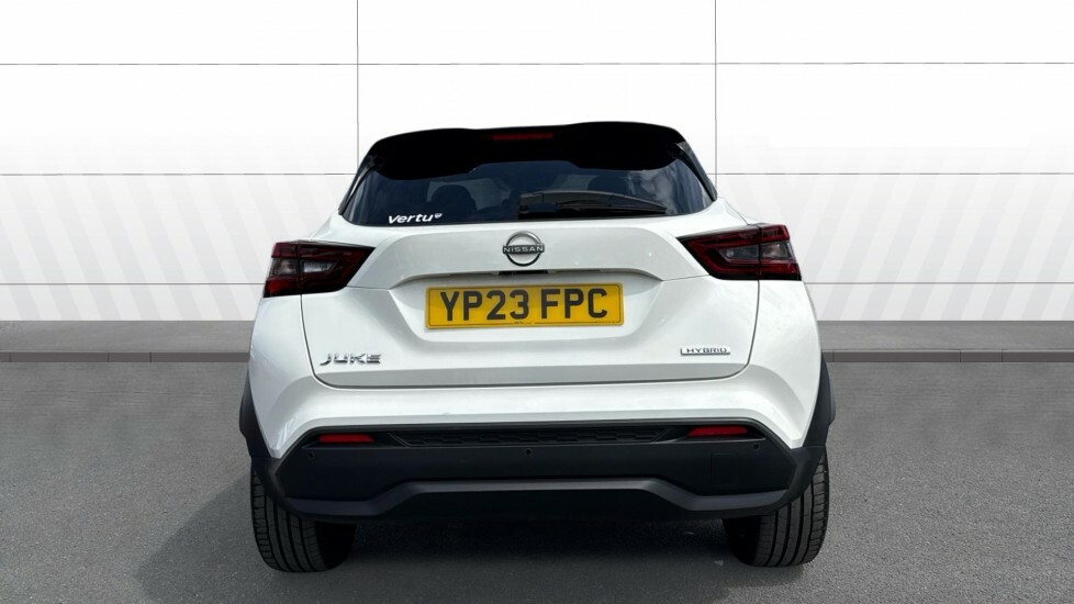 Nissan Juke Tekna White #6