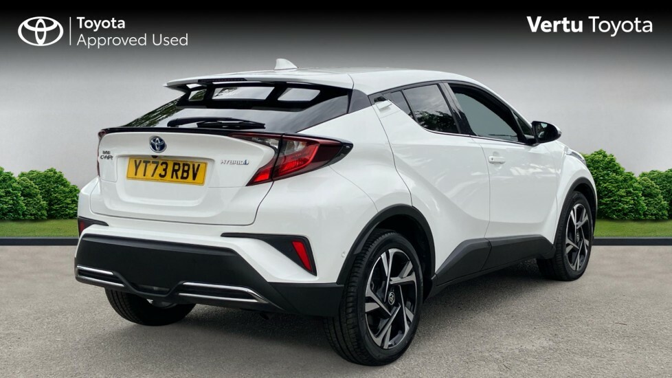 Toyota C-Hr Design White #2