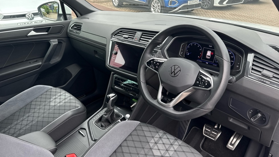 Volkswagen Tiguan R-line Edition MJ23XMU White #6