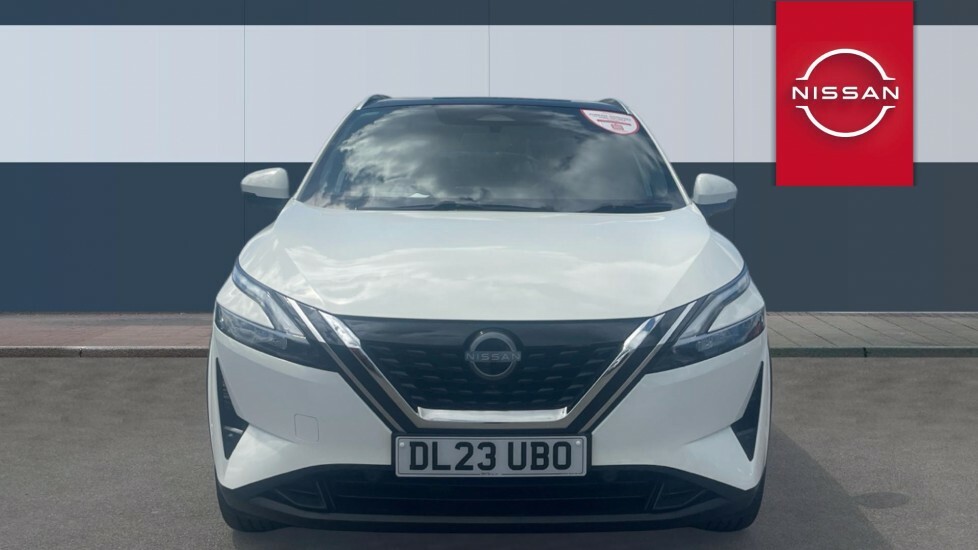 Nissan Qashqai Tekna White #3