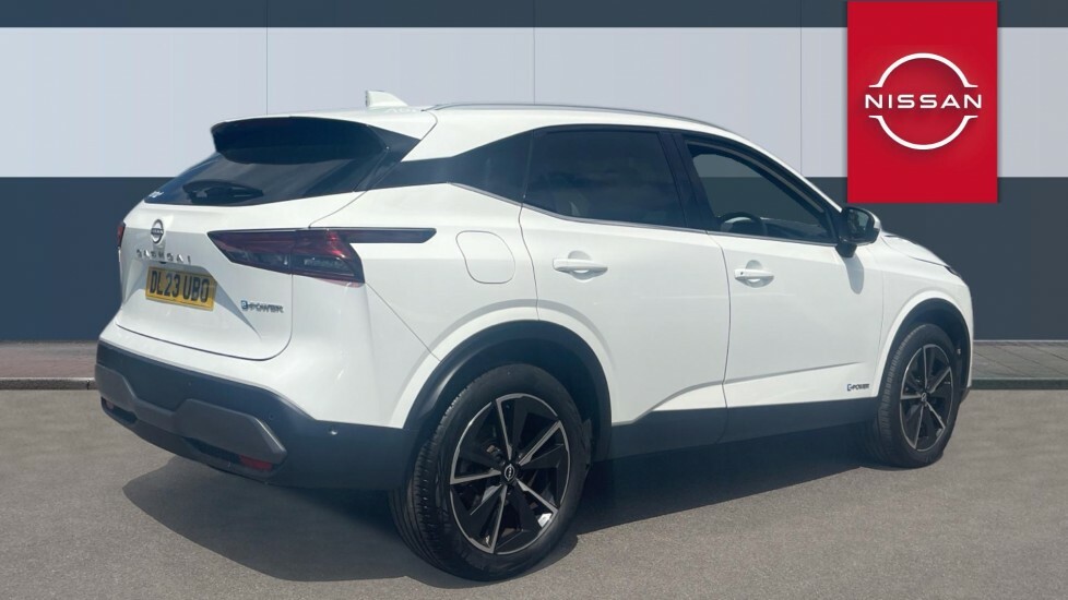 Nissan Qashqai Tekna White #2