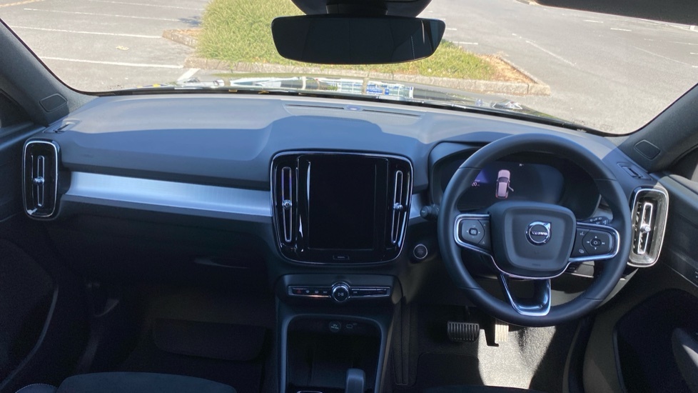 Volvo XC40 Plus Black #5