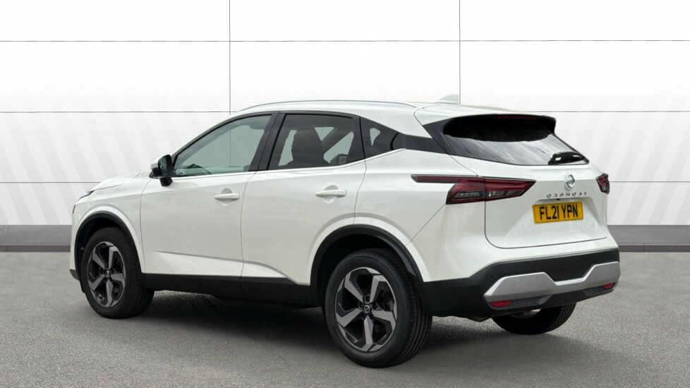 Nissan Qashqai Premiere Edition FL21YPN White #2