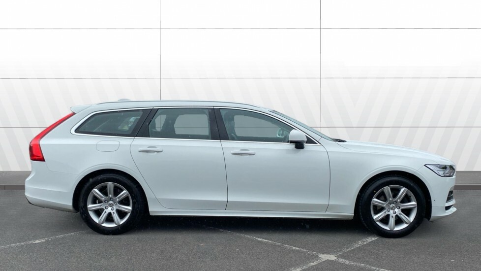Volvo V90 Momentum White #5