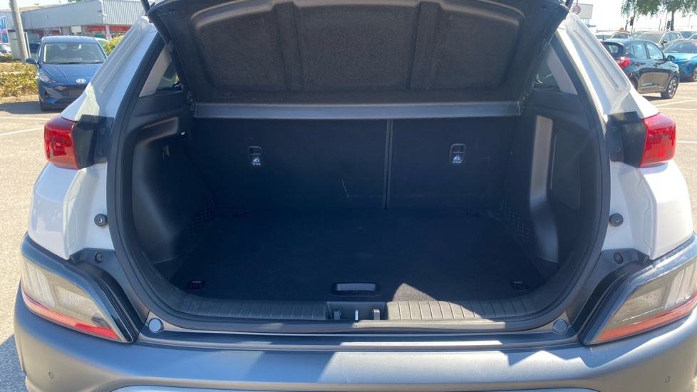 Hyundai Kona Ultimate LO72XKG White #4