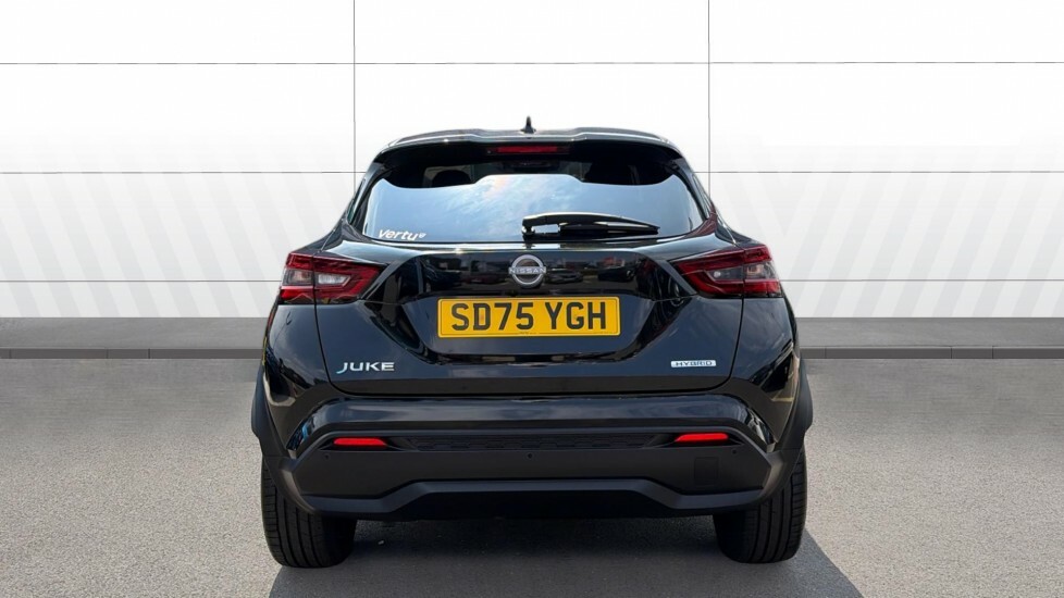 Nissan Juke Tekna Black #6