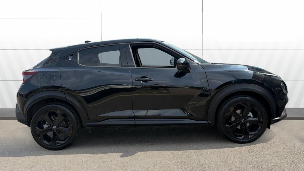 Nissan Juke Tekna Black #5