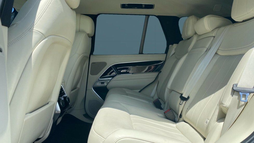 Land Rover Range Rover Se Black #4
