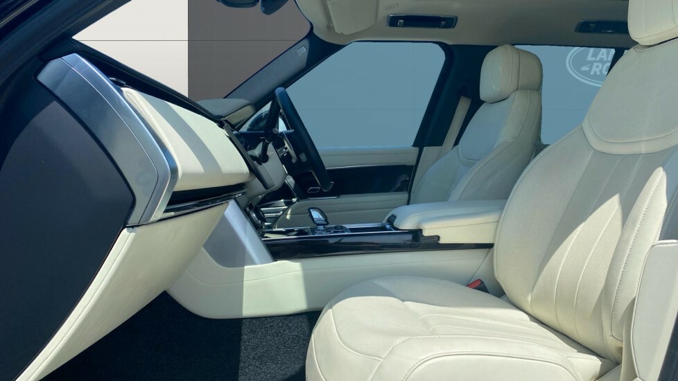 Land Rover Range Rover Se Black #3