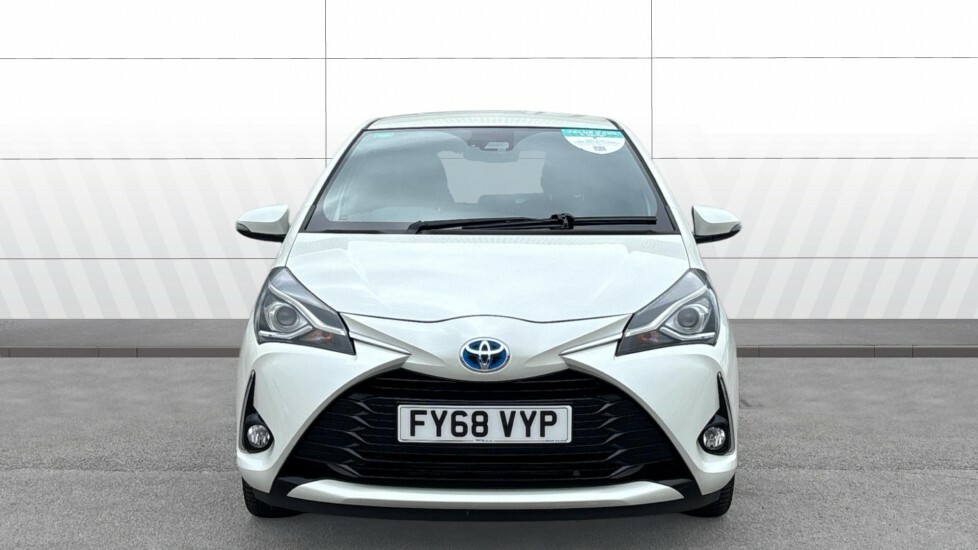 Toyota Yaris Excel White #3