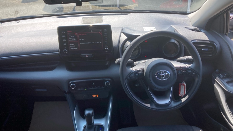 Toyota Yaris Design SN23LPT Black #6