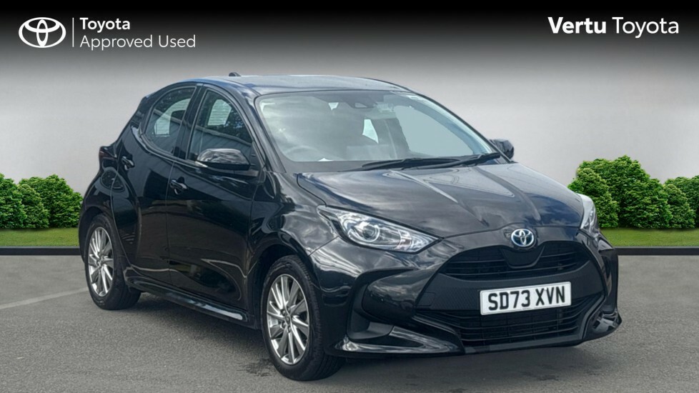 Toyota Yaris Icon Black