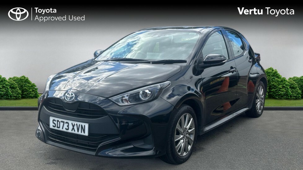 Toyota Yaris Icon Black #3
