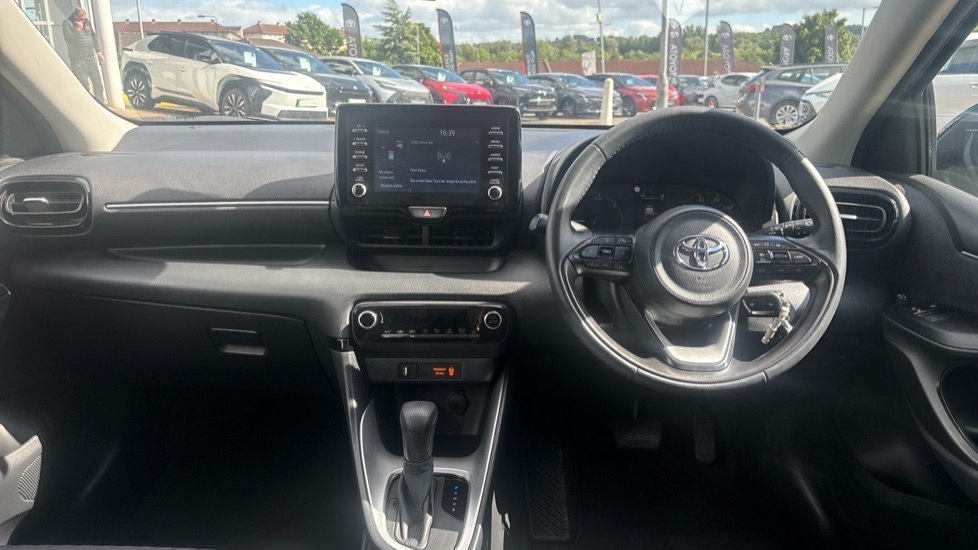 Toyota Yaris Icon Black #6