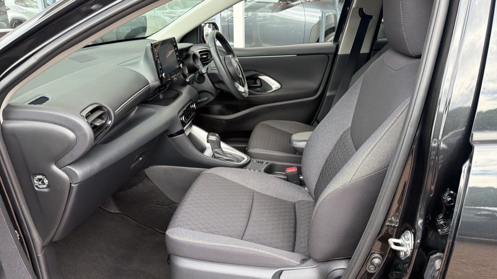 Toyota Yaris Design YT73PGY Black #5