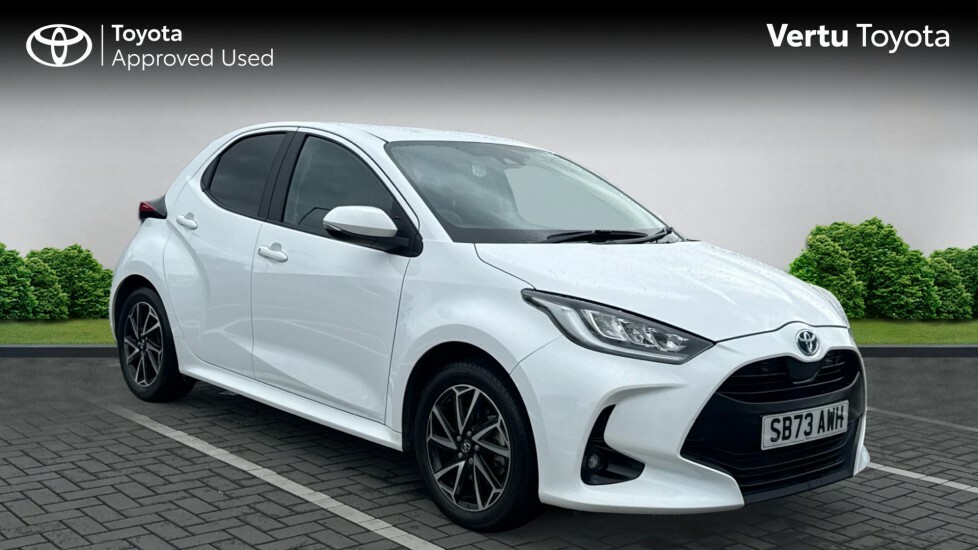 Toyota Yaris Design White