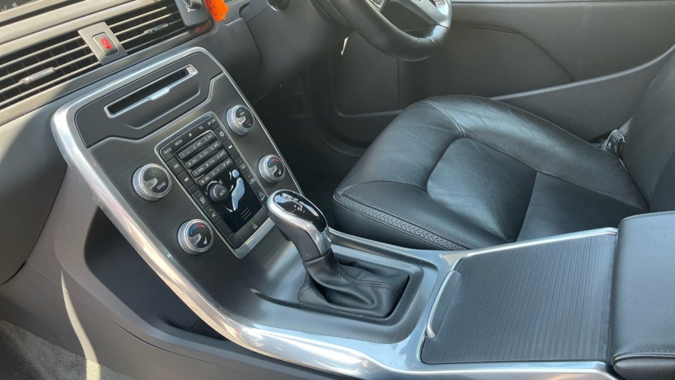 Volvo XC70 D5awd Se Lux Silver #13