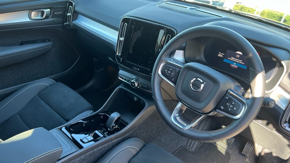 Volvo XC40 Plus Black Edition YK75DBR Black #4