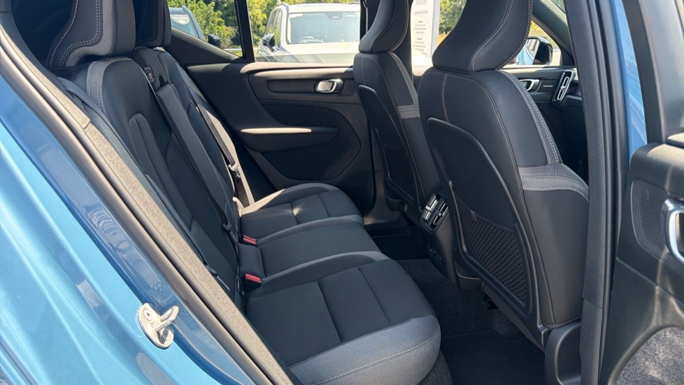 Volvo EX40 Ultra Blue #6
