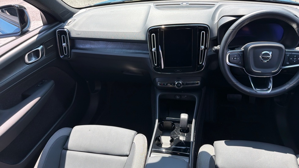 Volvo EX40 Ultra Blue #5