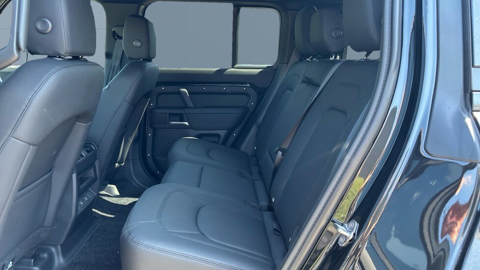 Land Rover Defender 110 X-dynamic Se YK75ATY Black #4