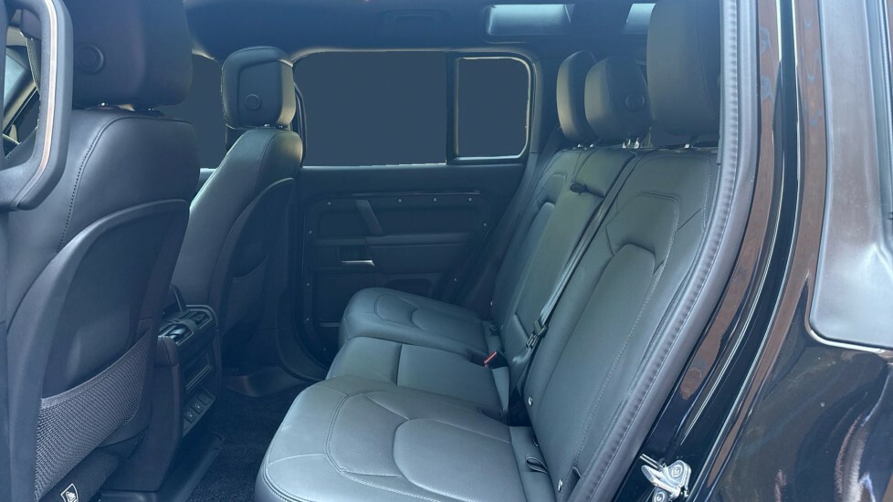 Land Rover Defender 110 X-dynamic Hse WA75ZSL Black #4