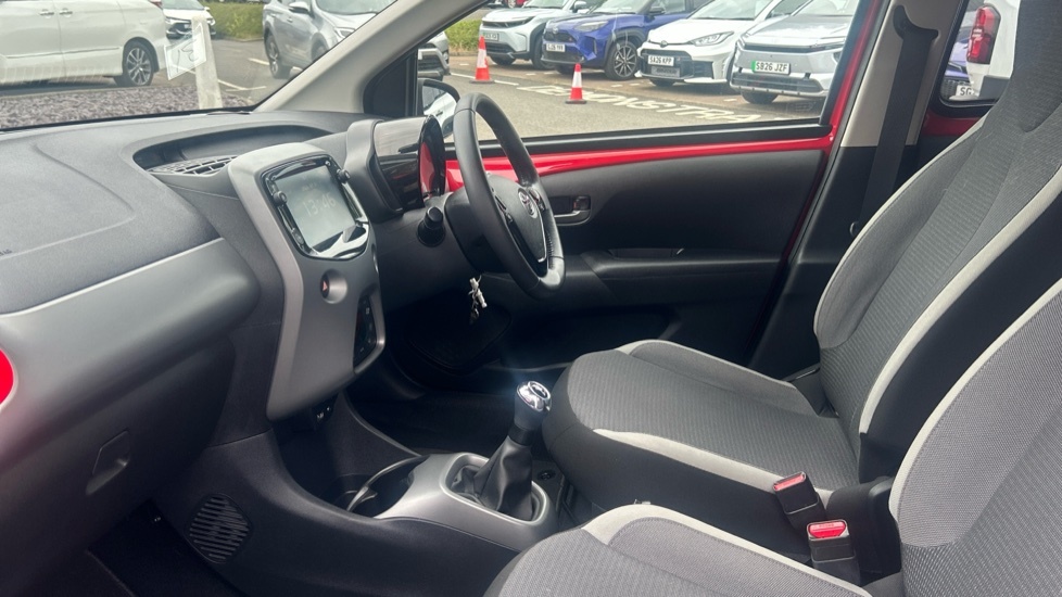 Toyota Aygo X X-trend Red #5