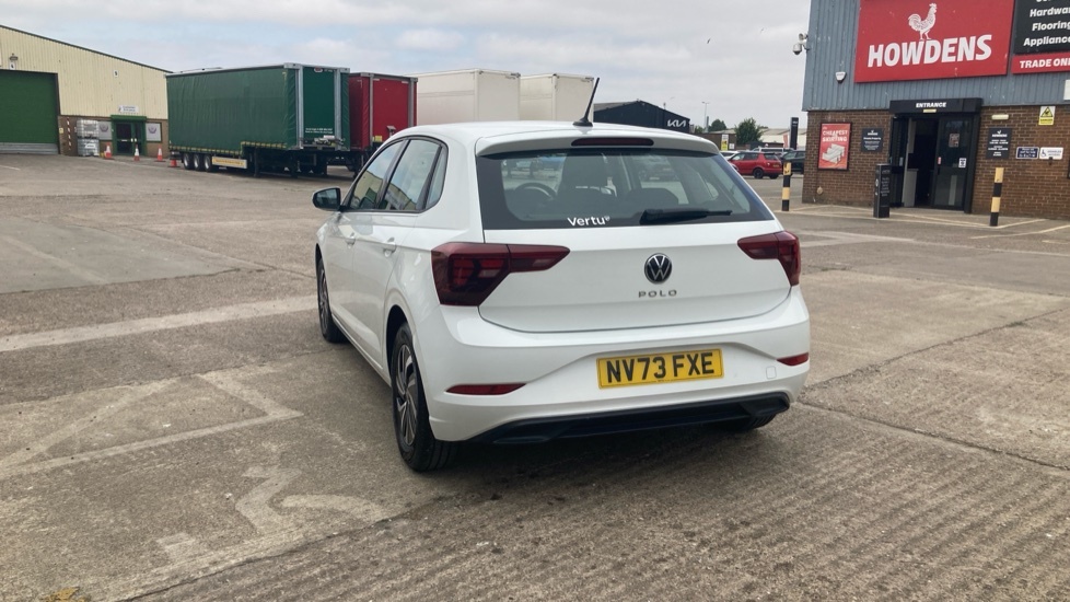 Volkswagen Polo Life White #4