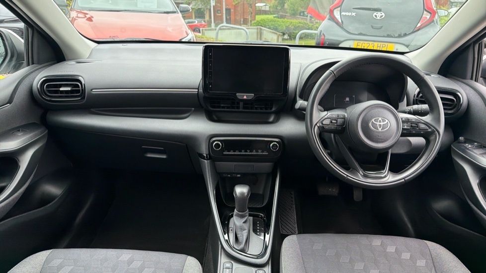 Toyota Yaris Design SA74AYX White #6